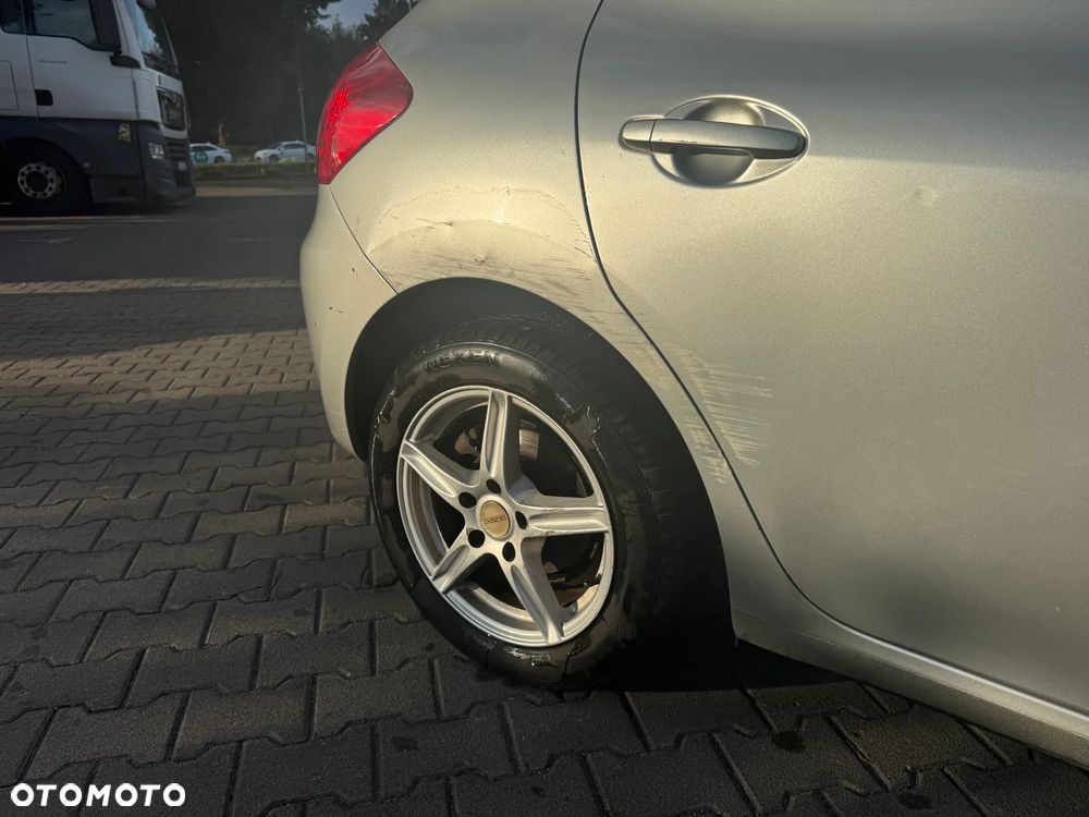 Toyota Auris 1.4 VVT-i Terra - 15