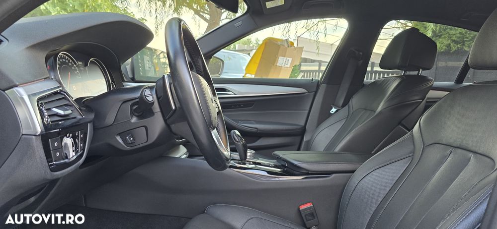 BMW Seria 5 530d xDrive AT - 11