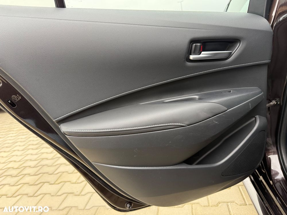 Toyota Corolla 1.8 HSD Exclusive interior Gri - 17