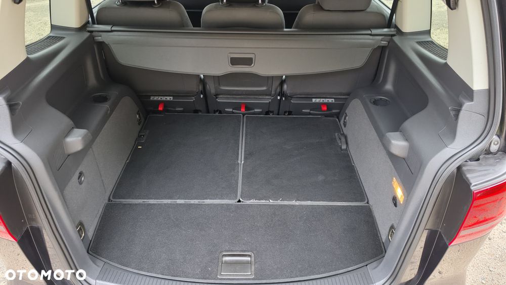 Volkswagen Touran 2.0 TDI DPF BlueMotion Technology Life - 22