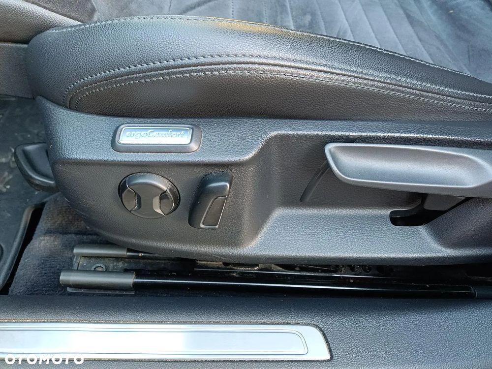 Volkswagen Passat 2.0 TDI BMT Highline DSG - 33