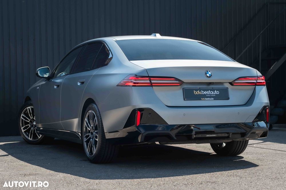 BMW Seria 5 520i AT MHEV - 7