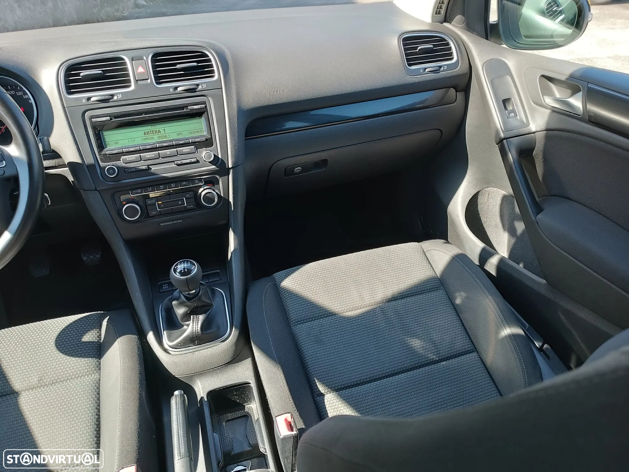 VW Golf 1.6 TDi Confortline - 14