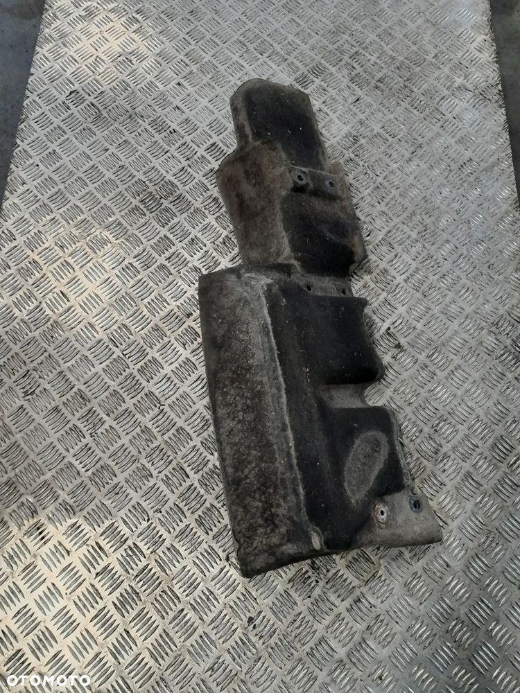 WYGŁUSZENIE OSŁONA PRAWA SILNIKA RENAULT GAMA D MIDLUM DXI - 2