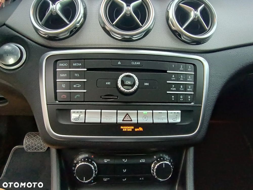 Mercedes-Benz GLA 200 7G-DCT UrbanStyle Edition - 12