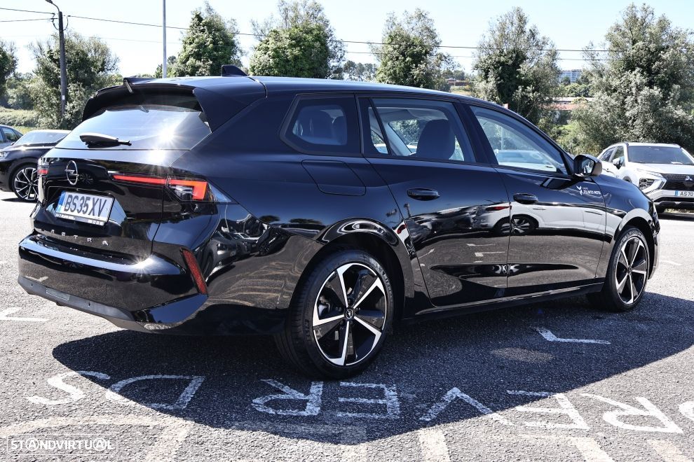 Opel Astra Sports Tourer 1.2 T Edition - 4