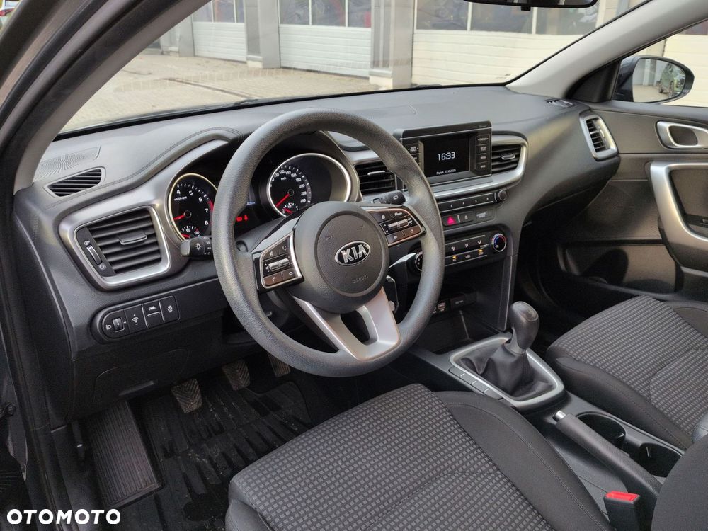 Kia Ceed - 9