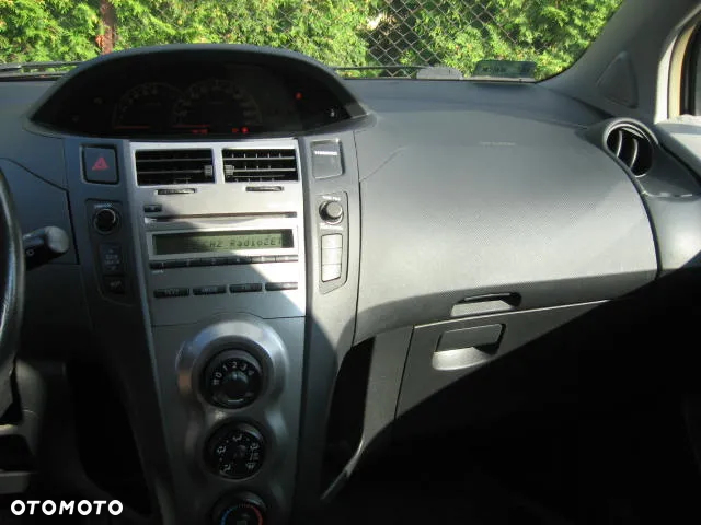 Toyota Yaris 1.33 Luna - 16