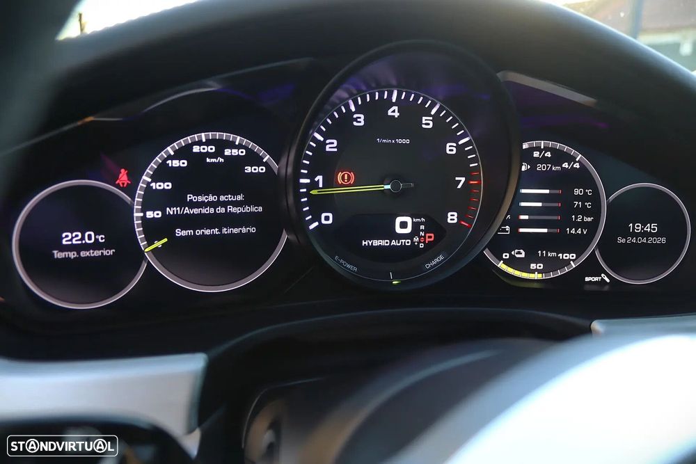 Porsche Panamera 4 E-Hybrid - 29