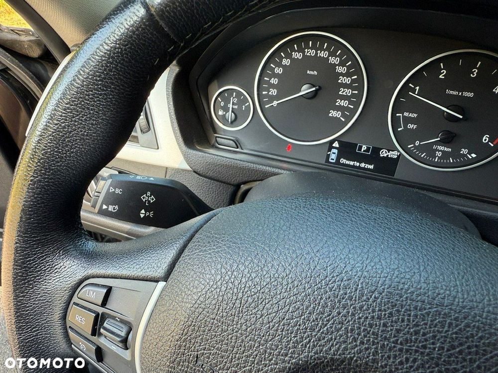 BMW Seria 3 318d Sport Line Shadow - 14