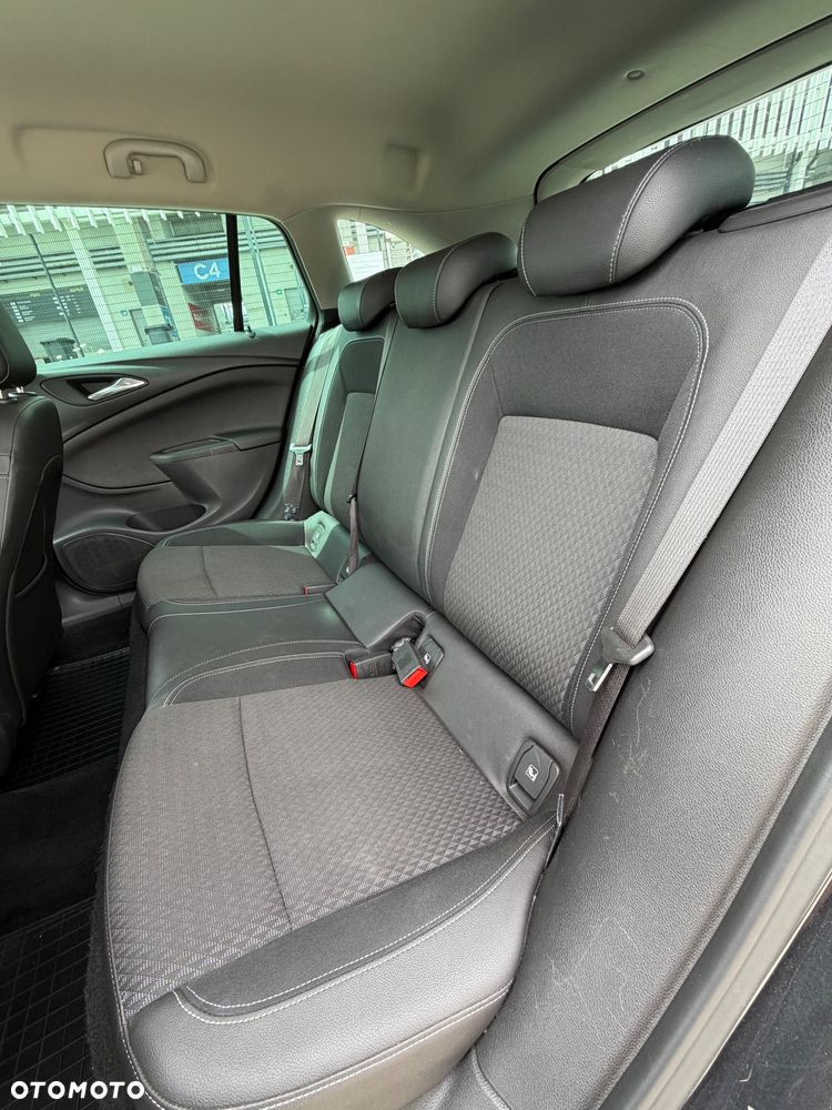 Opel Astra 1.6 CDTI Dynamic S&S - 17