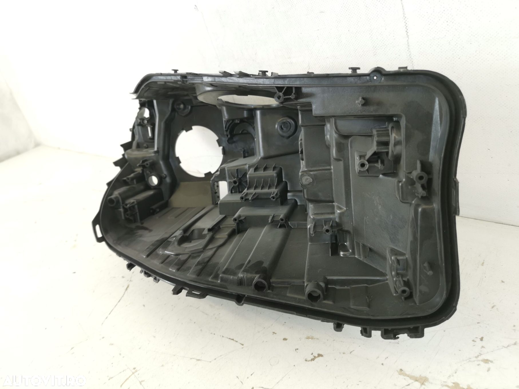 Carcasa Far BMW Seria 5 G30 [2016 - 2020] Original In Stare Buna - 3