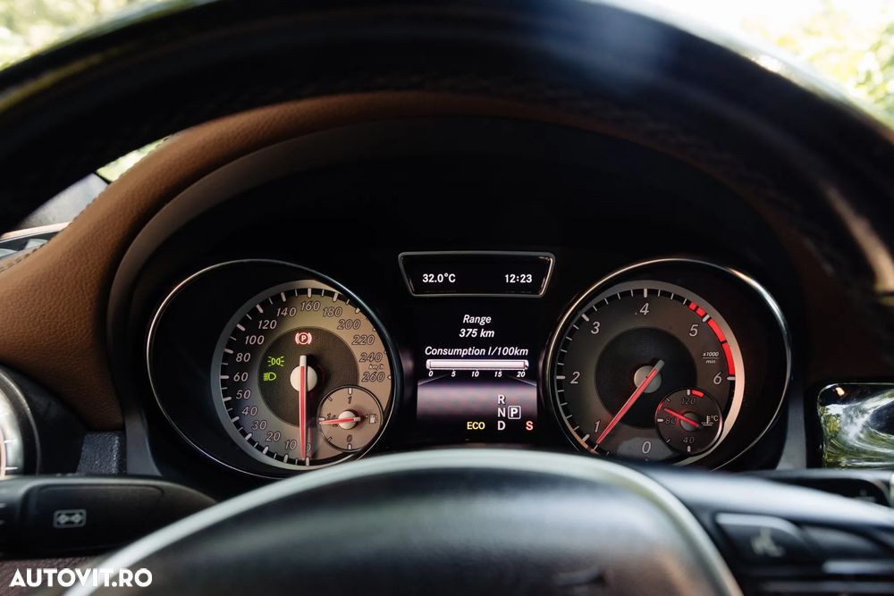 Mercedes-Benz CLA 220 - 16