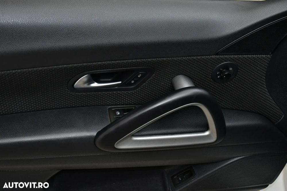 Volkswagen Scirocco 2.0 TDI - 17