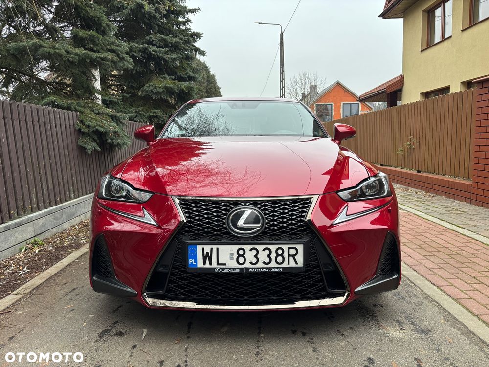 Lexus IS 200t / 300 F Sport - 11