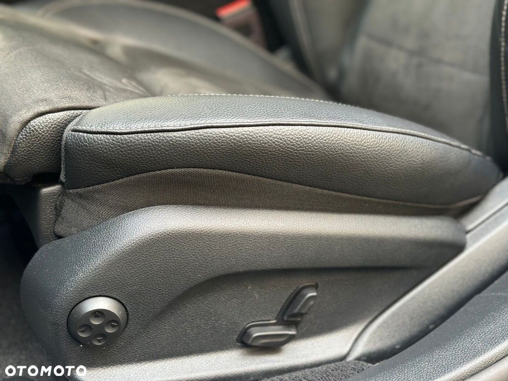 Mercedes-Benz Klasa E - 32