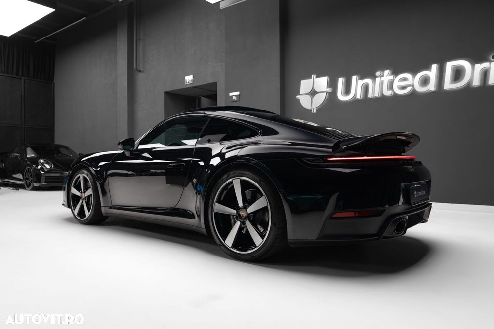 Porsche 992 - 8