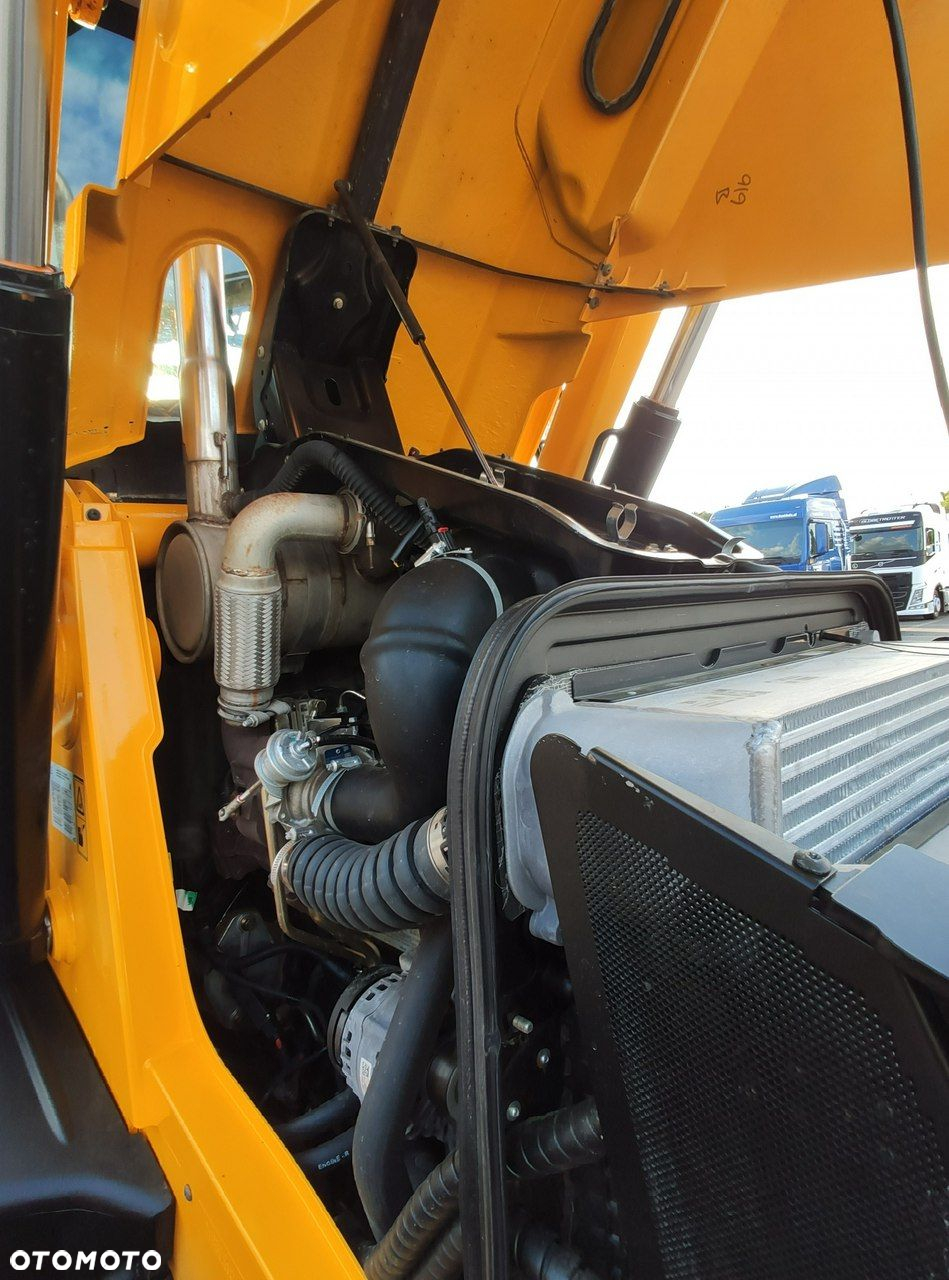 JCB 3CX - 27
