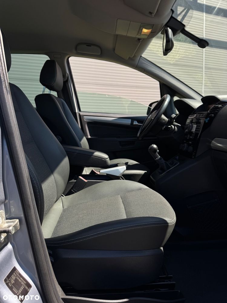 Opel Zafira 1.8 Design Edition - 29