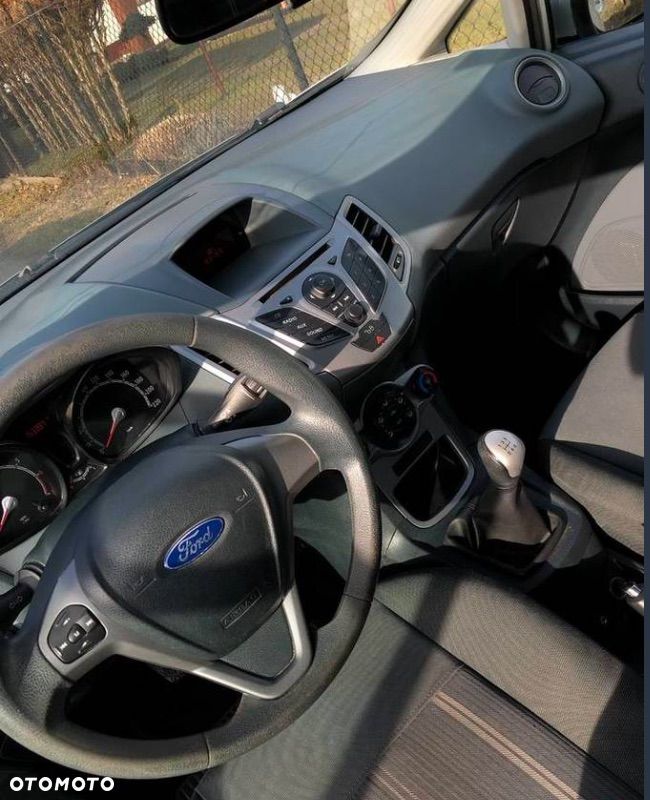 Ford Fiesta 1.4 Titanium - 2