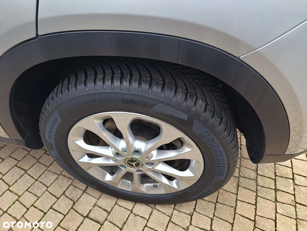 Mercedes-Benz GLA 180 Urban - 27