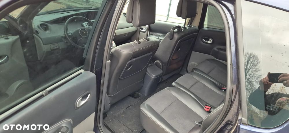 Renault Scenic 2.0 16V Privilege - 9