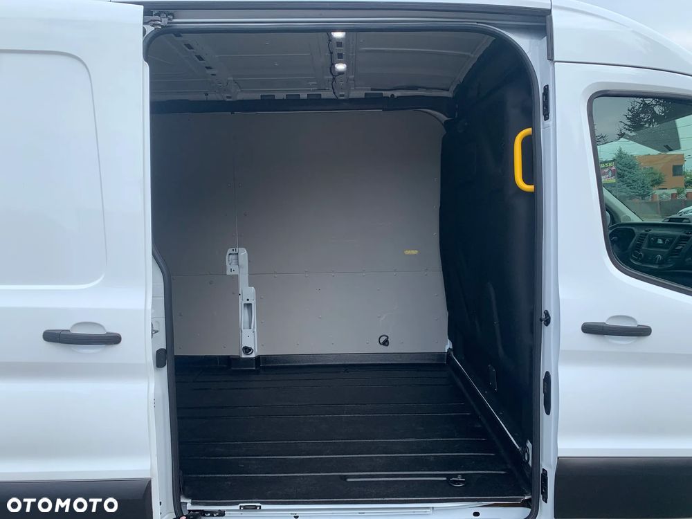 Ford TRANSIT 350 2,0 Ecoblue Trend 130KM L3H2 - 9