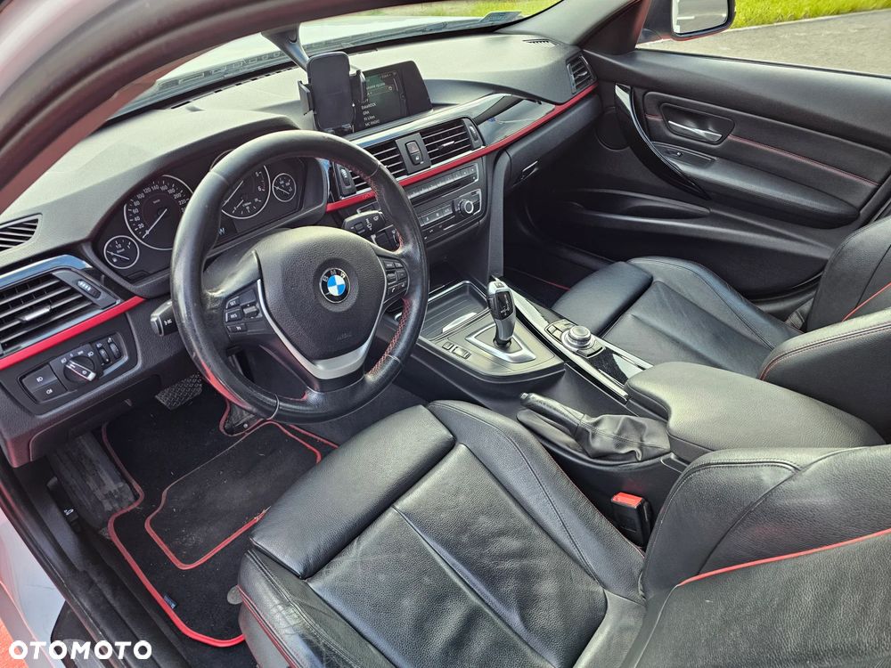 BMW Seria 3 ver-320d-efficient-dynamics - 12
