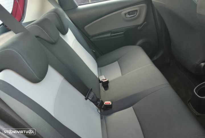 Toyota Yaris 1.0 VVT-i Exclusive - 24