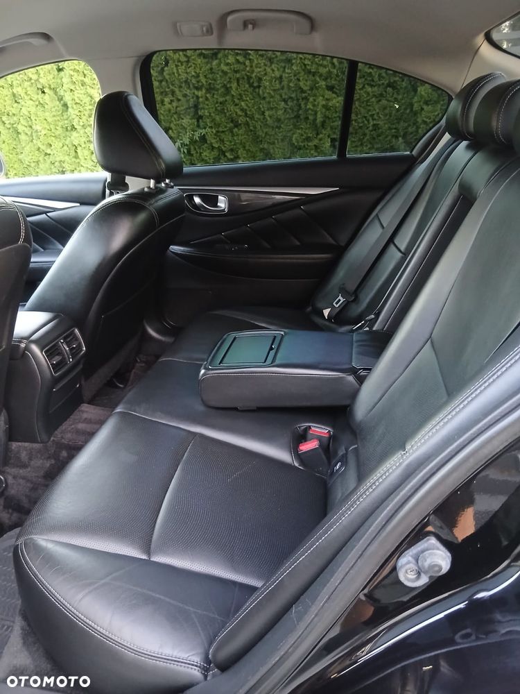 Infiniti Q50 - 25