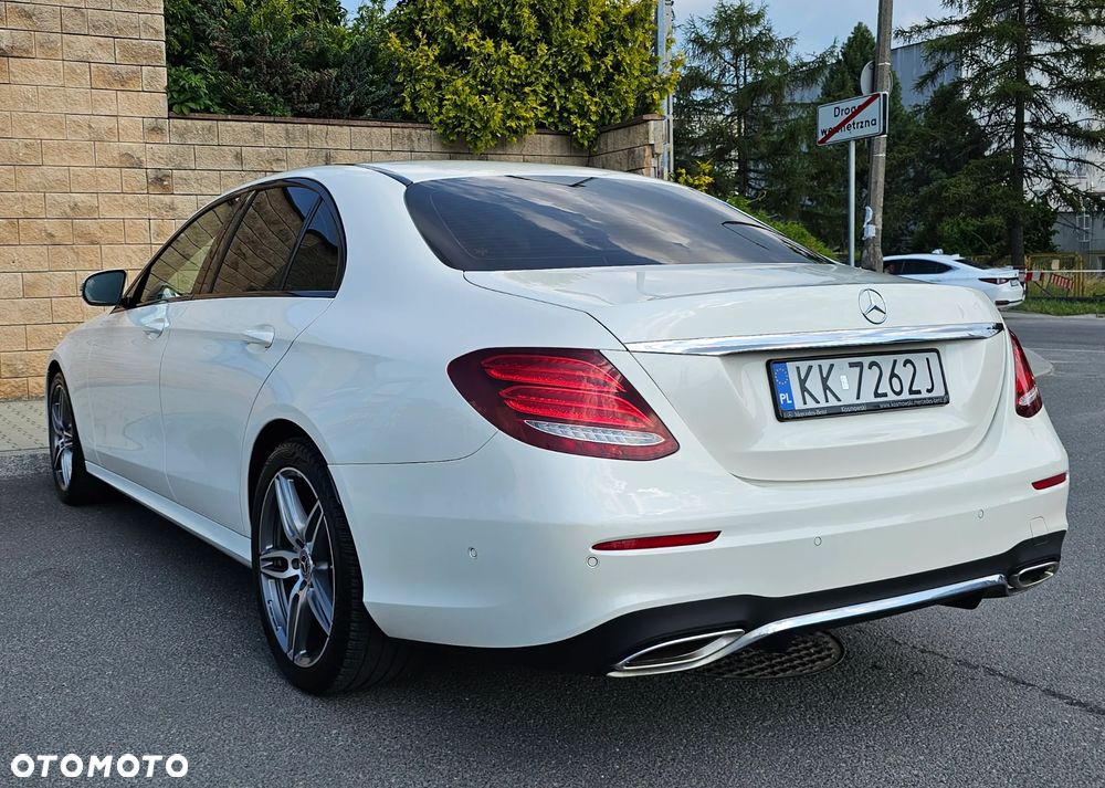 Mercedes-Benz Klasa E 200 9G-TRONIC AMG Line - 4