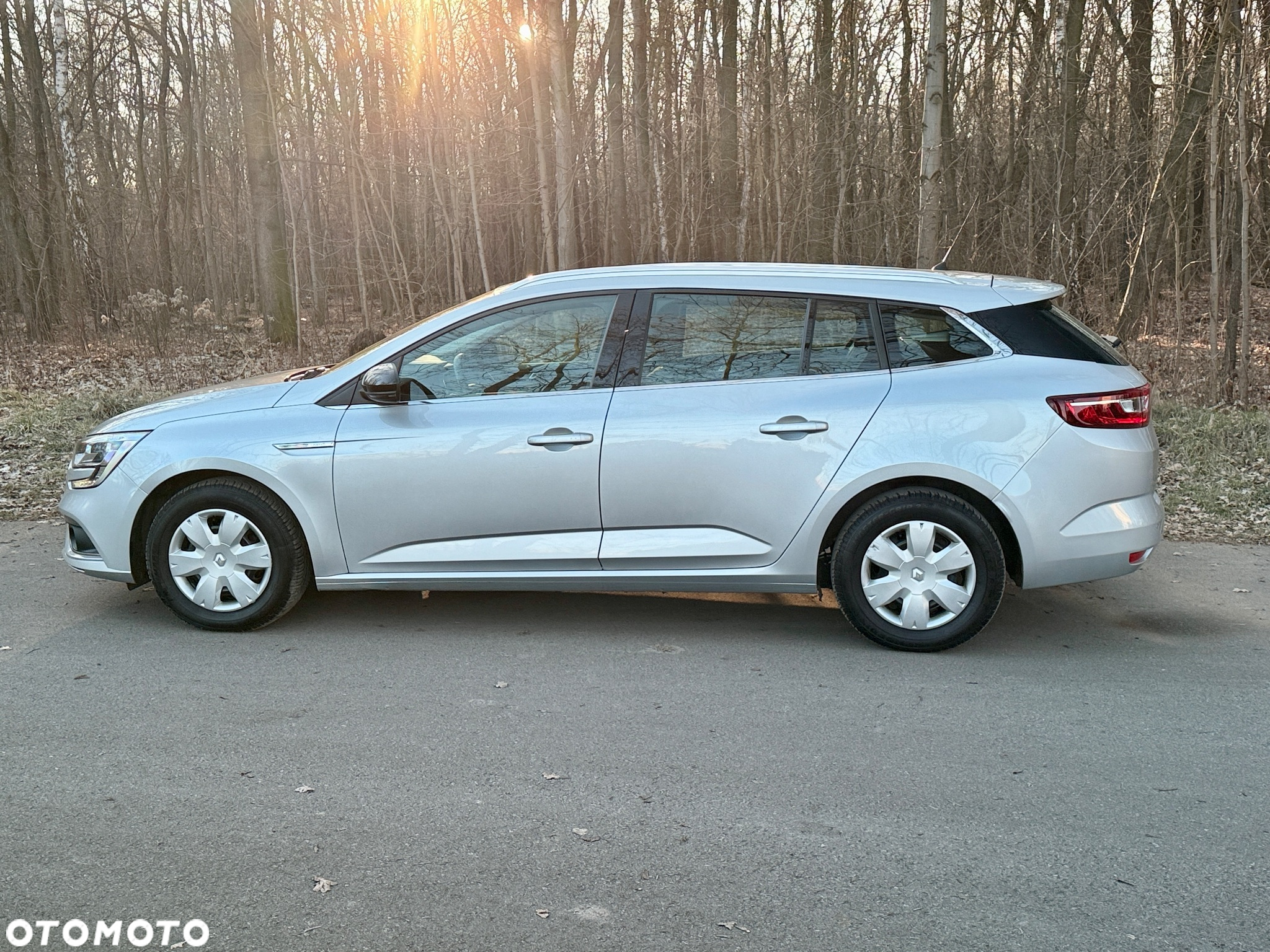 Renault Megane 1.5 Blue dCi Intens - 4