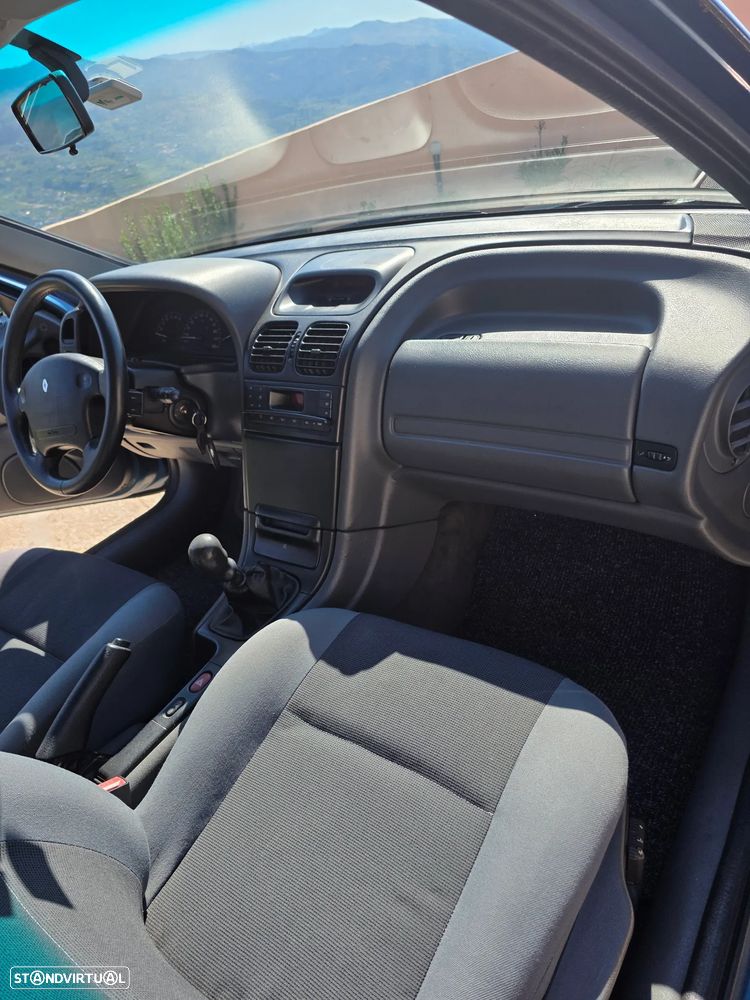 Renault Laguna - 19