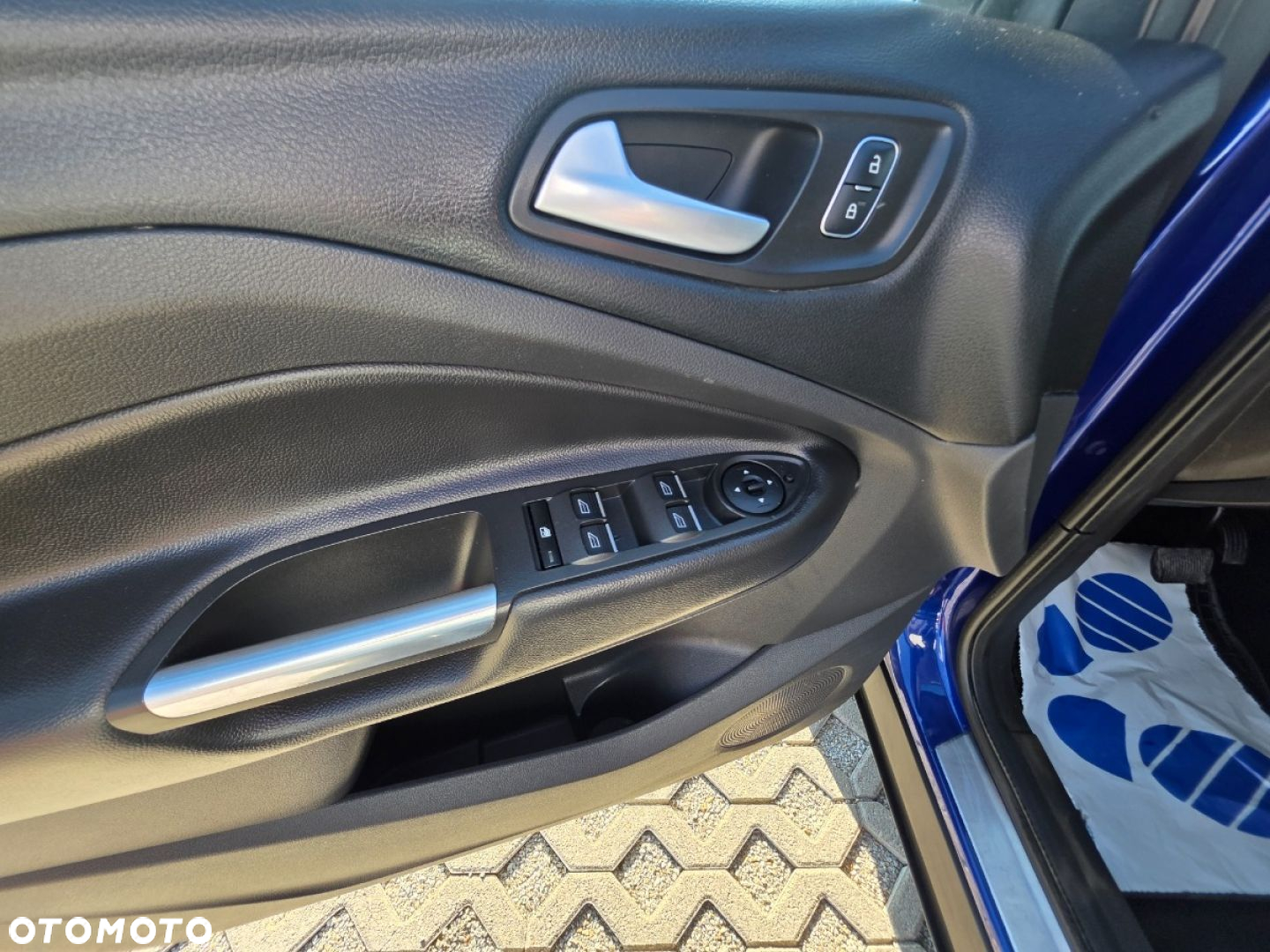 Ford Kuga - 10