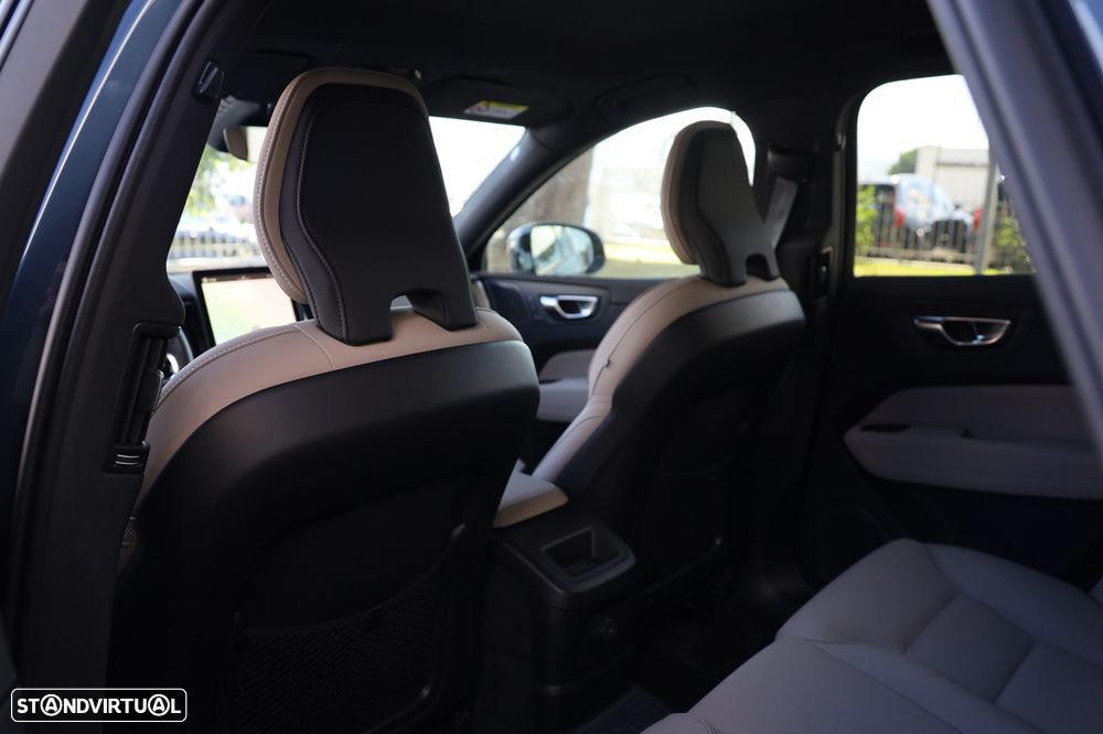 Volvo XC 60 2.0 T6 PHEV Plus Dark - 12