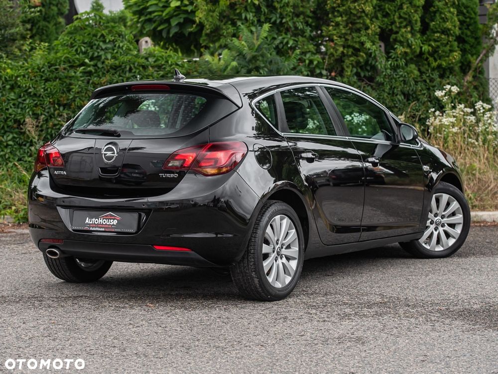 Opel Astra 1.6 Turbo Cosmo - 11