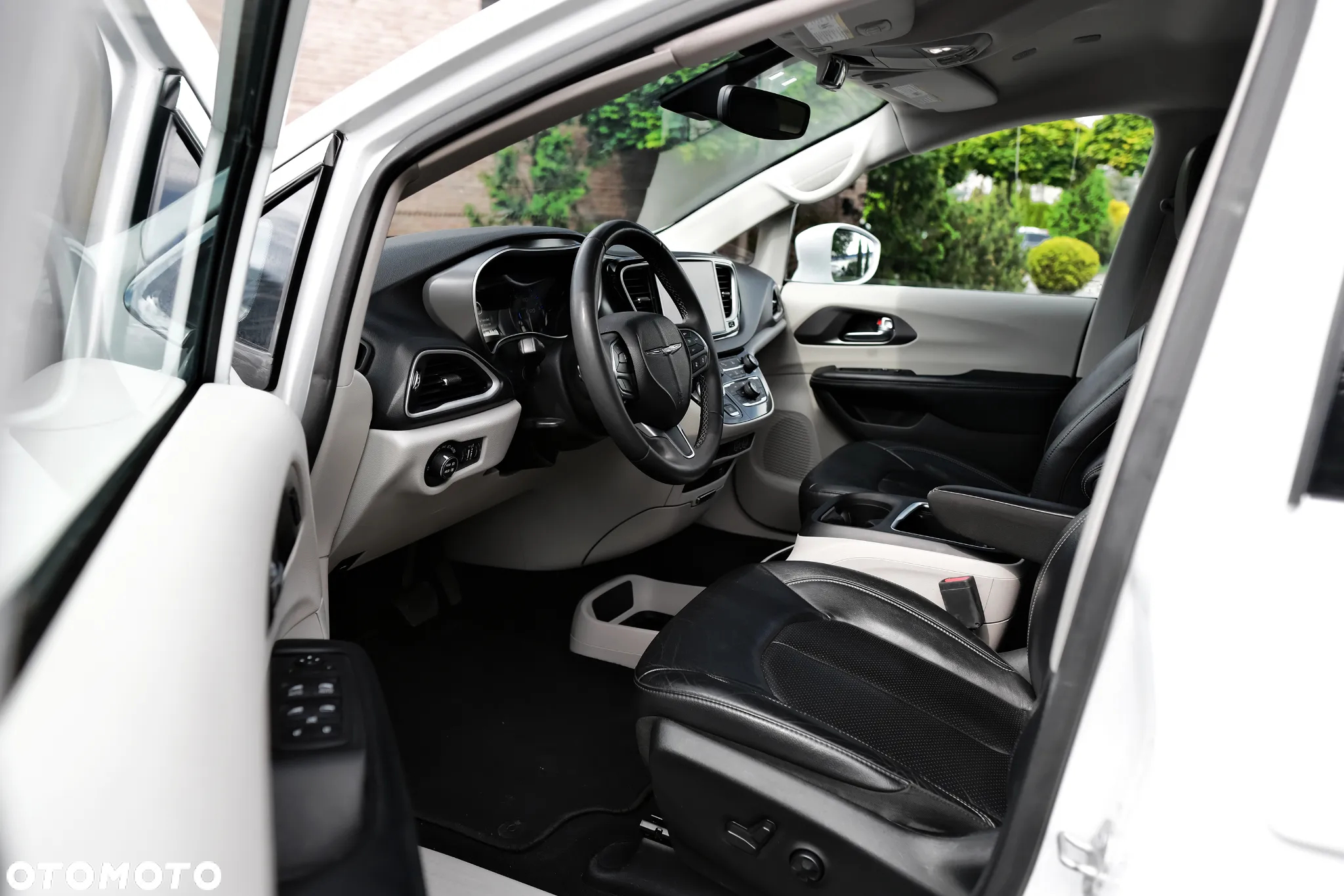 Chrysler Pacifica - 22