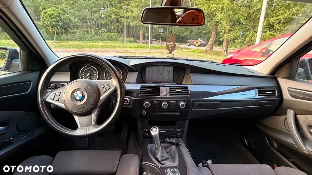 BMW Seria 5 525d - 5