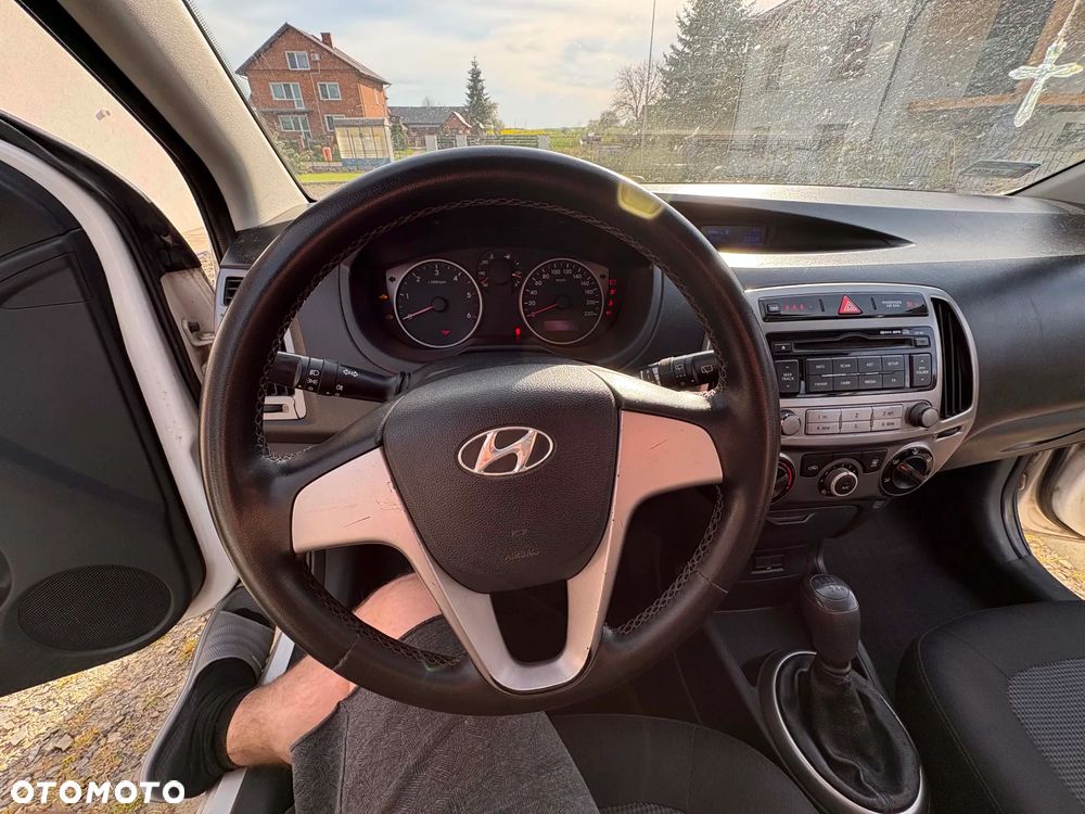 Hyundai i20 1.1 CRDi Comfort - 10