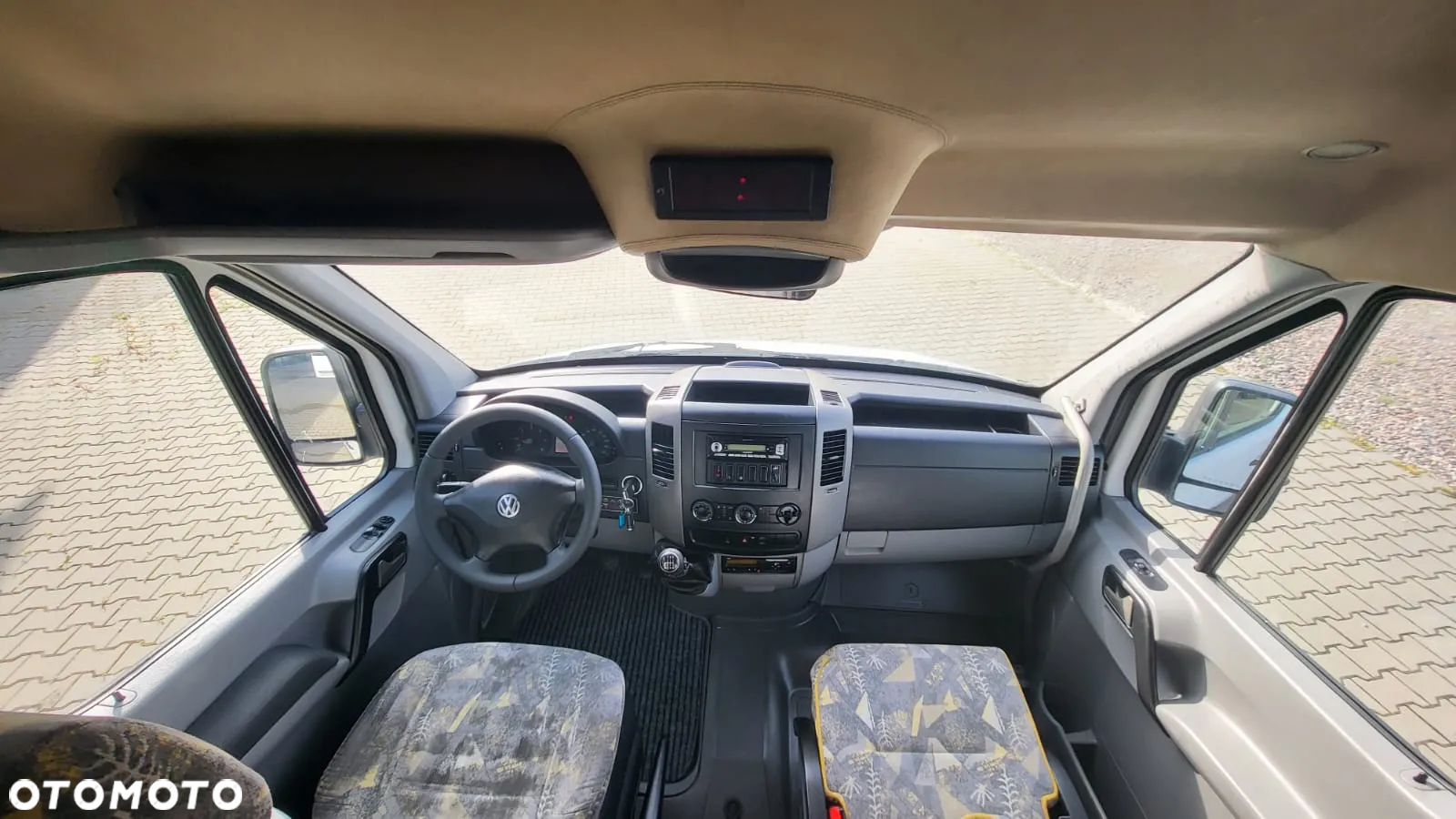 Volkswagen Crafter - 24 miejsca - 12