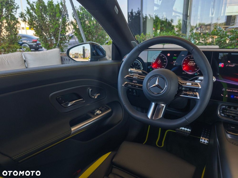 Mercedes-Benz CLA - 17