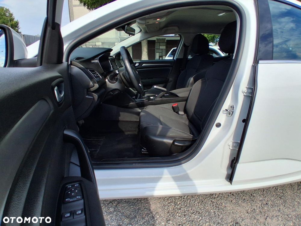 Renault Megane 1.5 Blue dCi Zen - 8