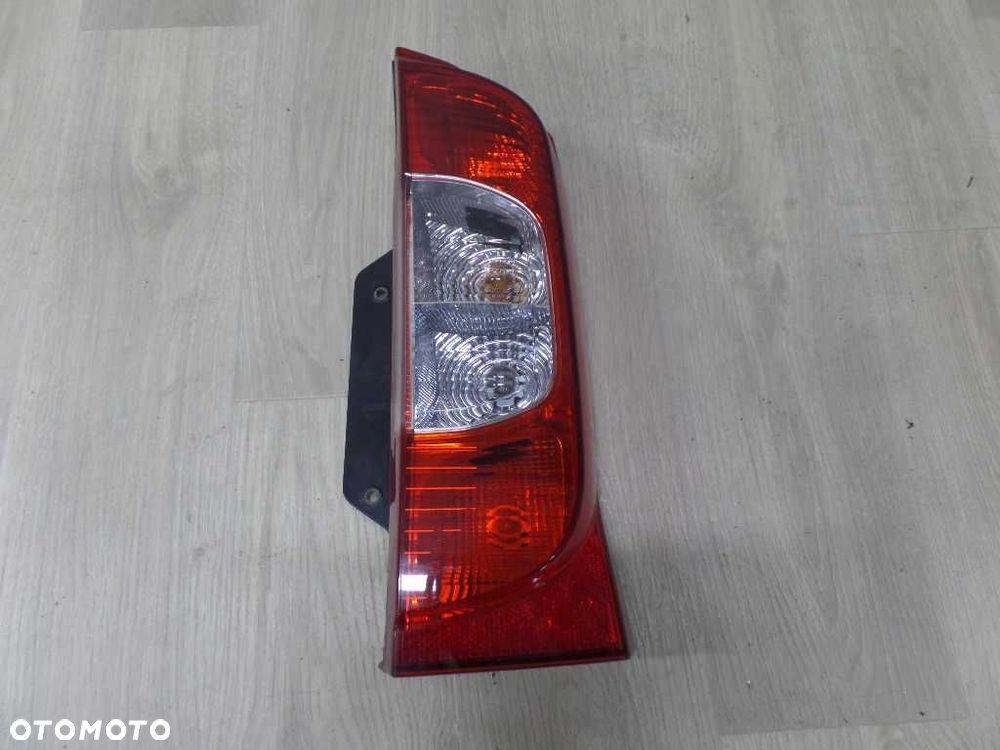 FIAT FIORINO NEMO QUBO LAMPA TYL PRAWA 1358249080 KLAPA KOMBI  07-16 - 1