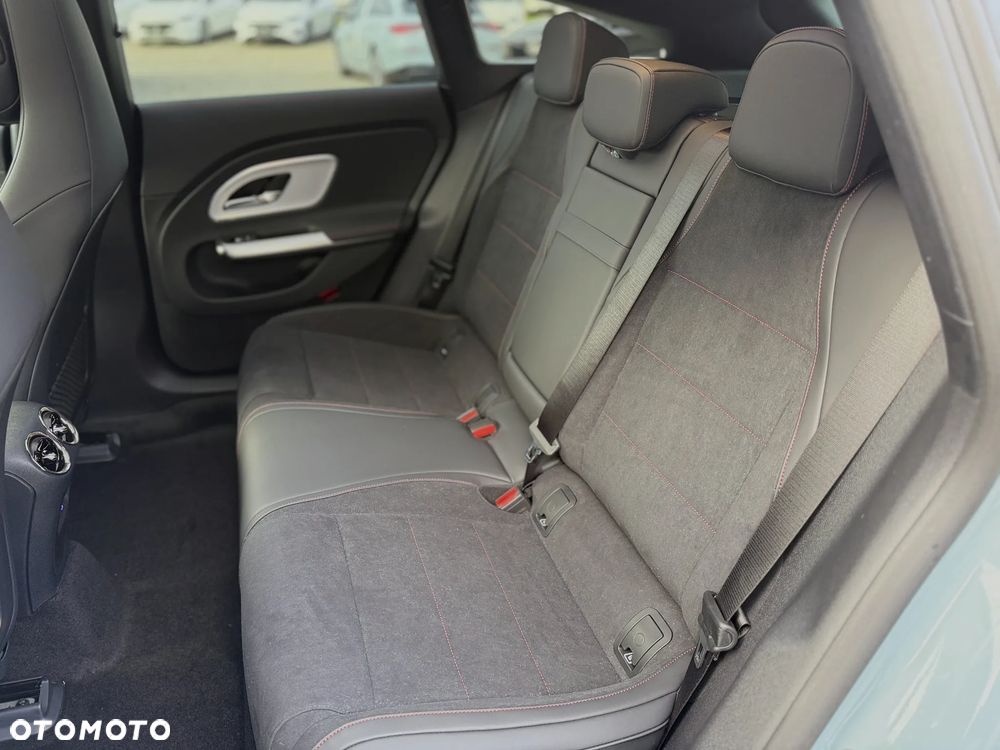 Mercedes-Benz CLA 200 58kWh - 31