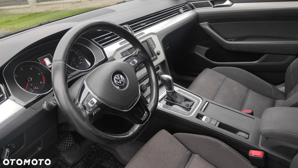 Volkswagen Passat 2.0 TDI SCR Comfortline DSG - 9