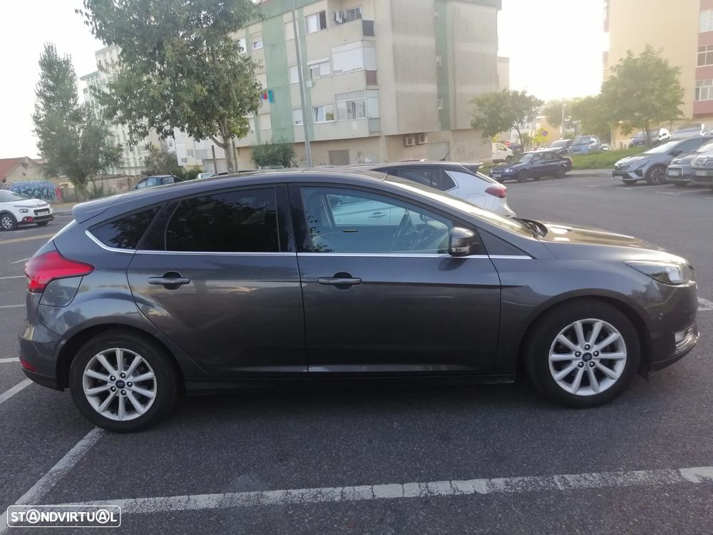 Ford Focus 1.0 SCTi Titanium - 6