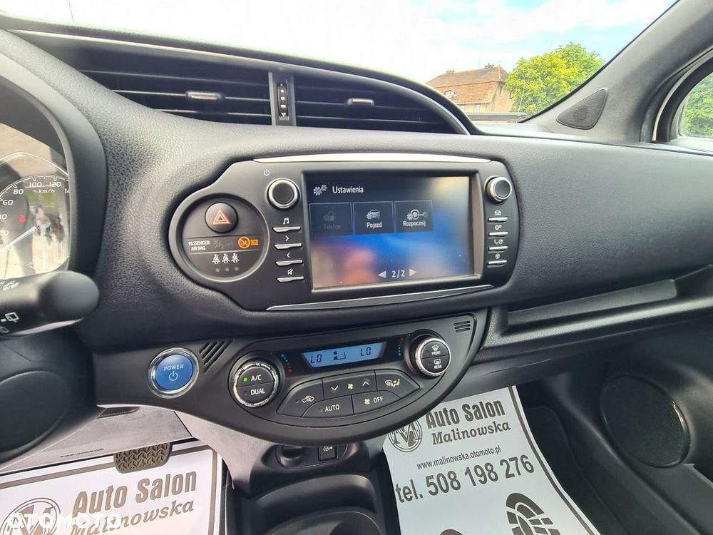 Toyota Yaris Hybrid 100 Premium - 18