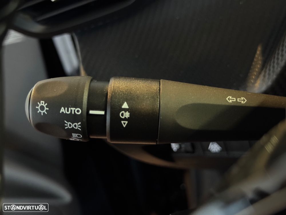 Peugeot e-208 50 kWh Allure - 11