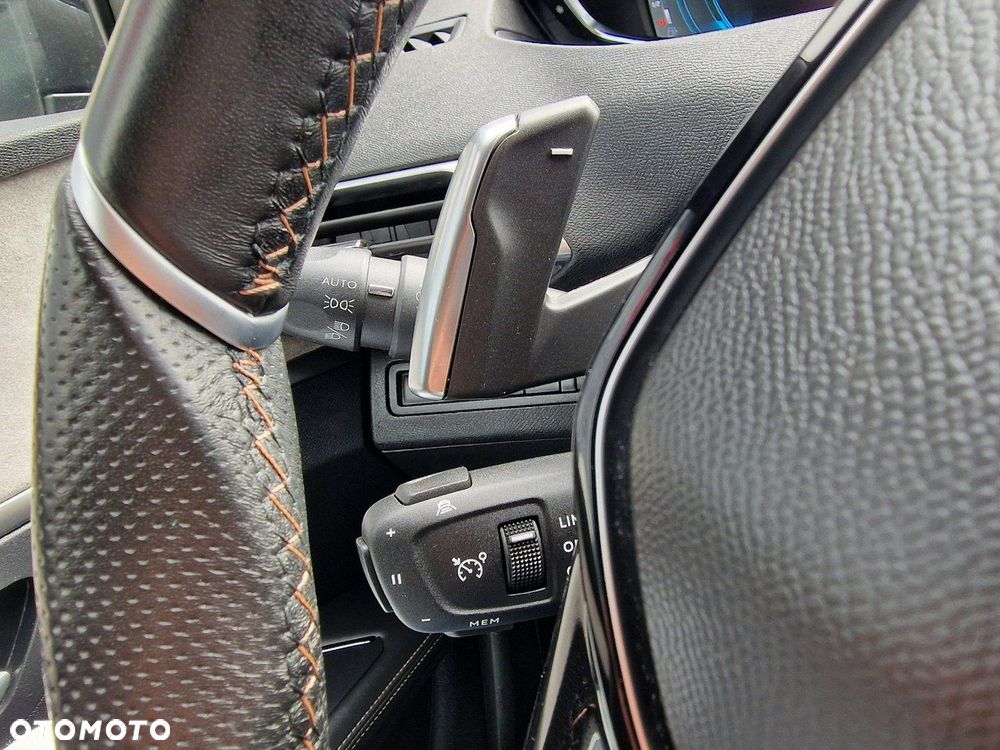 Peugeot 3008 1.6 PureTech Hybrid4 PHEV GT S&S EAT8 - 38
