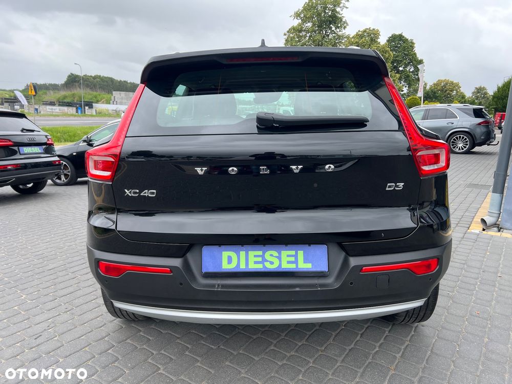 Volvo XC 40 D3 AWD R-Desgin - 8